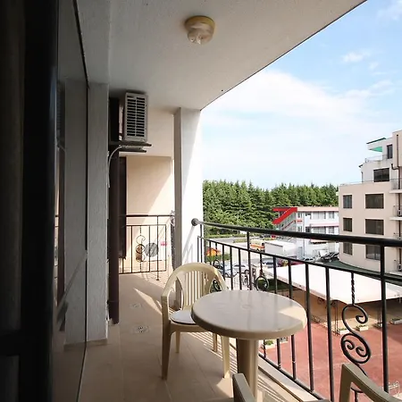 Апартамент Arendoo In Avalon Слънчев бряг